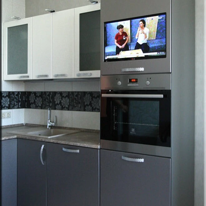 Телевизор на кухню: как правильно выбрать и установить в помещении