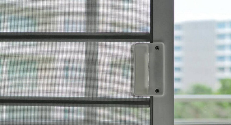 Сетки москитные на окна: надежный барьер от насекомых, пыли и пуха