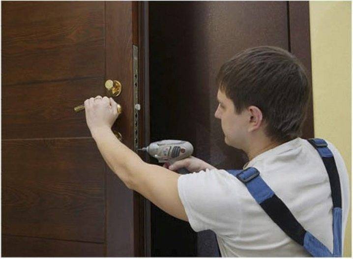 Ремонт металлических входных дверей: как самостоятельно починить полотно